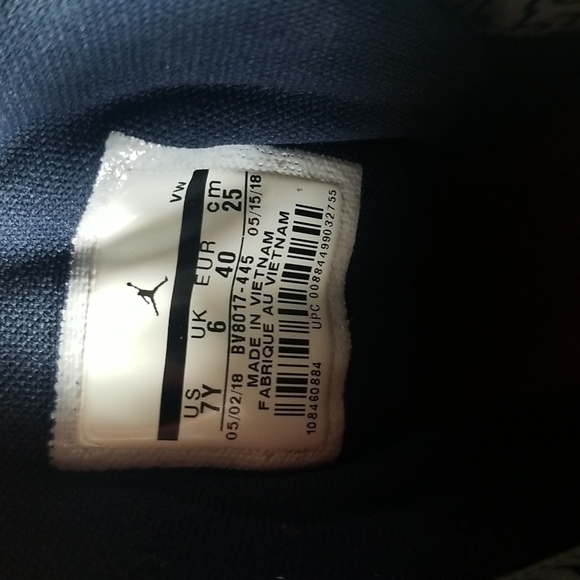 Jordan 12 Retro International. Size 8.5 - Picture 10 of 11